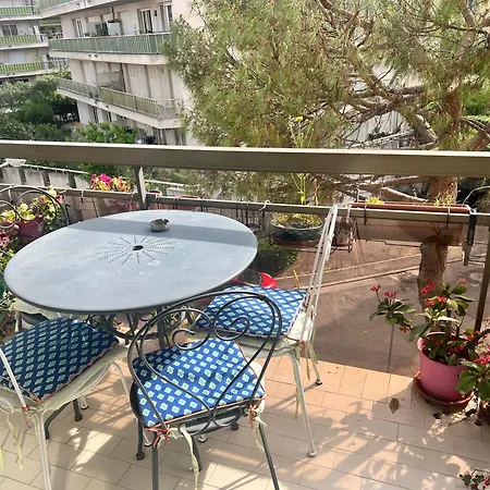 Apartment Studio Nice Colline Avec Parking Prive